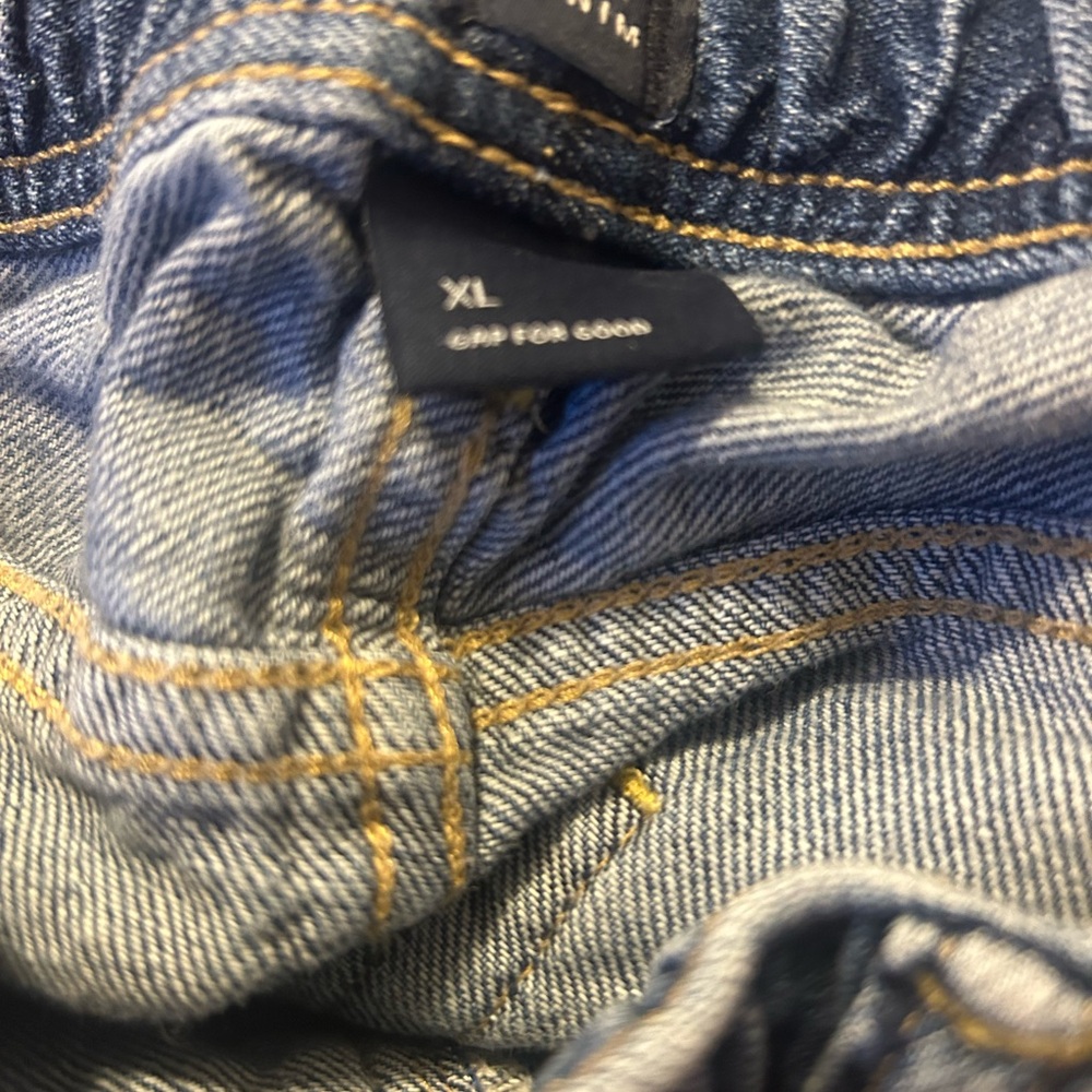 GAP Blue Jean Shorts Relaxed Fit - Picture 2 of 3